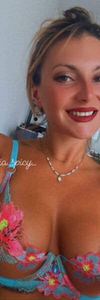 lia spicy photo selfie sous vetement