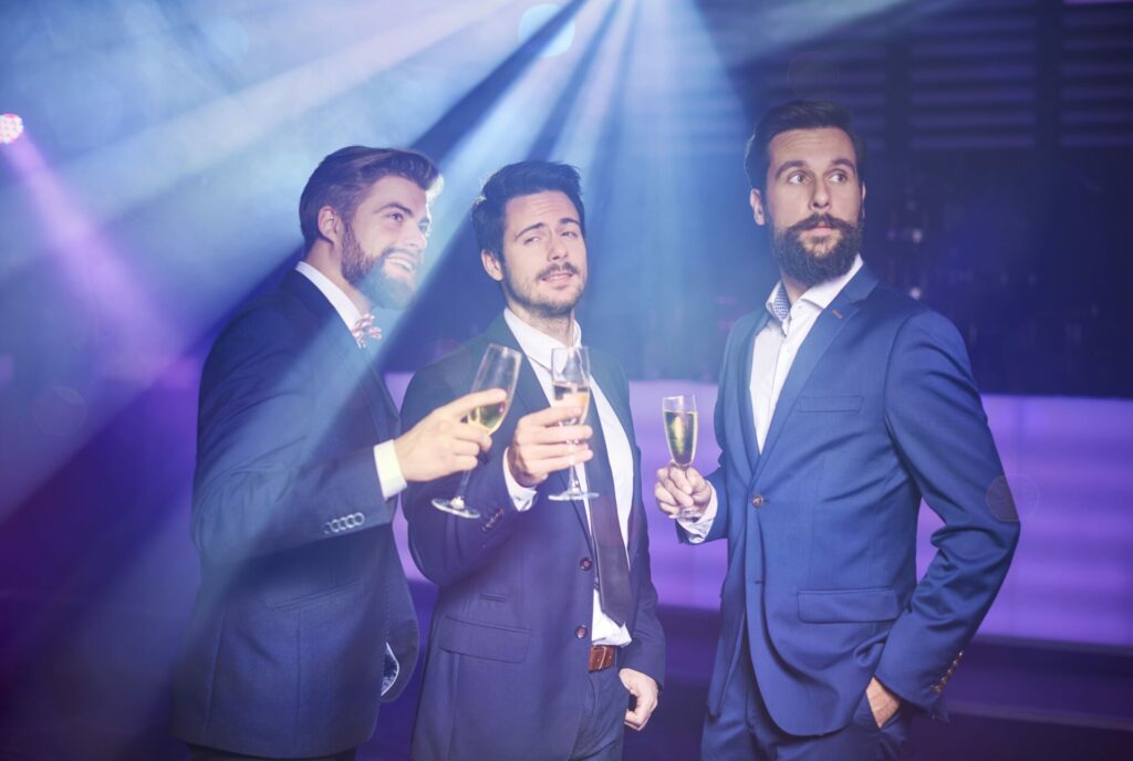 hommes seuls club libertin