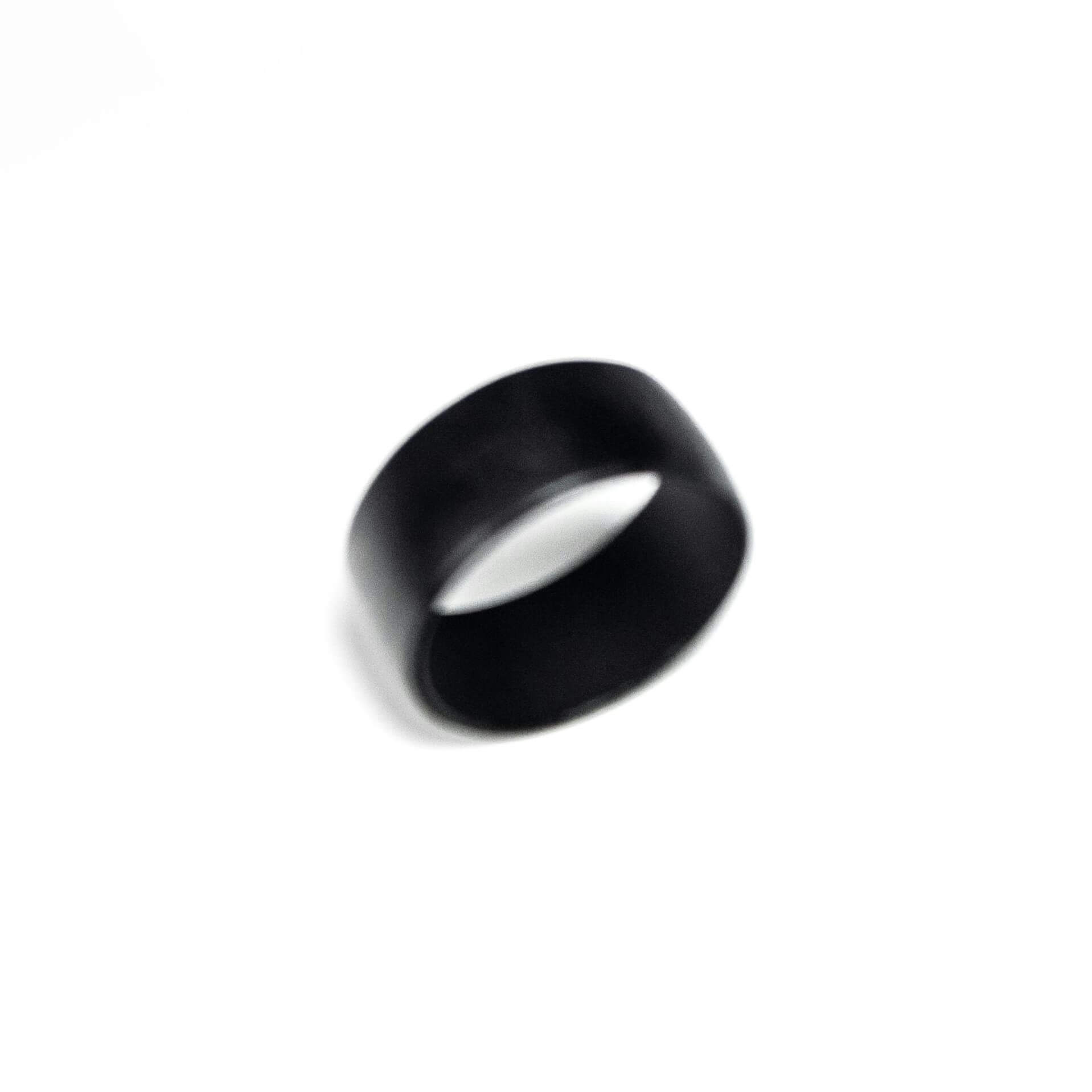 bague noire libertin